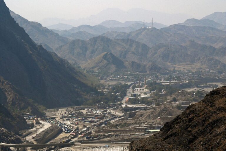 Pakistan announces airstrikes in Afghanistan following a wave of suicide attacks