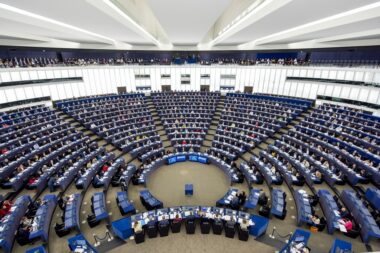 Le Parlement européen envisage de suspendre l’accord commercial UE–États-Unis