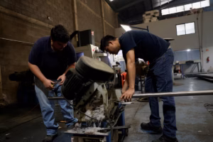 Le Sénat mexicain approuve la semaine de travail de 40 heures lors d’un premier vote (AP)
