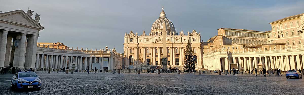 The Vatican plans to set up a café on the terrace of St. Peter's Basilica