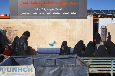 Le camp syrien d’Al-Hol presque vidé après des rapatriements massifs de familles liées à l’EI (AP)