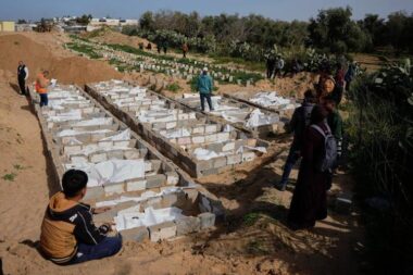 Le diplomate chargé du cessez-le-feu à Gaza avertit que les violations menacent la gouvernance de transition (AP)