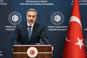 Le ministre turc des Affaires étrangères affirme que Washington et Téhéran font preuve de flexibilité sur le nucléaire (AP)