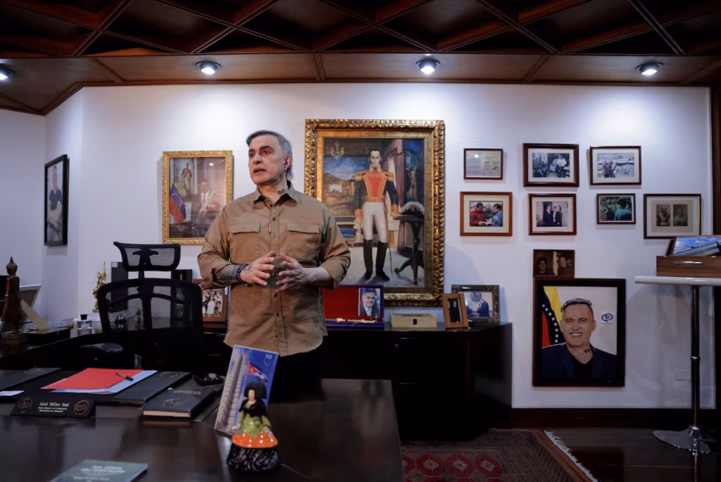 Fiscal general de Venezuela espera que una ley de amnistía pacifice al país (AP)
