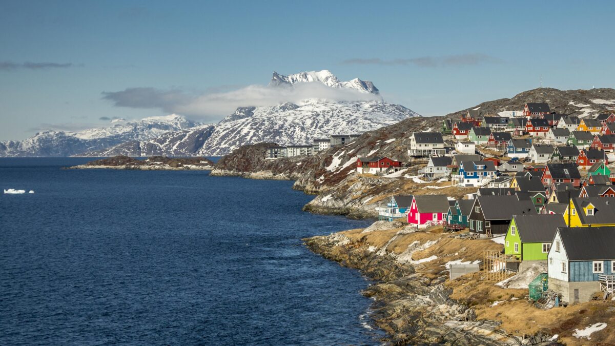 « Merci, mais non » : le projet de navire-hôpital de Trump pour le Groenland provoque une riposte de Copenhague et Nuuk