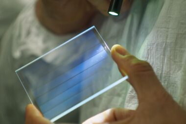 Microsoft grave des données dans le verre pour 10 000 ans de conservation