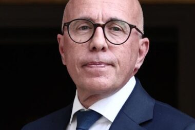 Municipales à Nice : Éric Ciotti donné en tête devant Christian Estrosi au premier tour selon un sondage