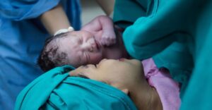 Natalité en berne : une mission parlementaire propose un “choc familial”