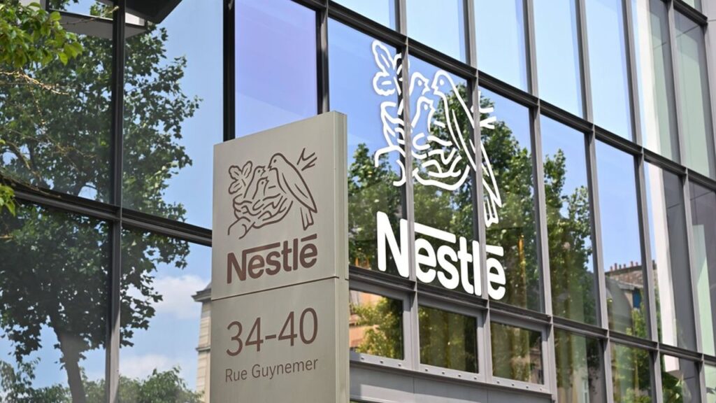 Nestlé очікує, що її прибуток знизиться на 17% у 2025 році, і переорієнтовує свою стратегію.