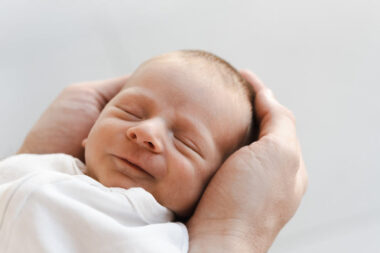 Nouveau-nés - même endormis, leur cerveau est sensible à la musique et maîtrise le rythme