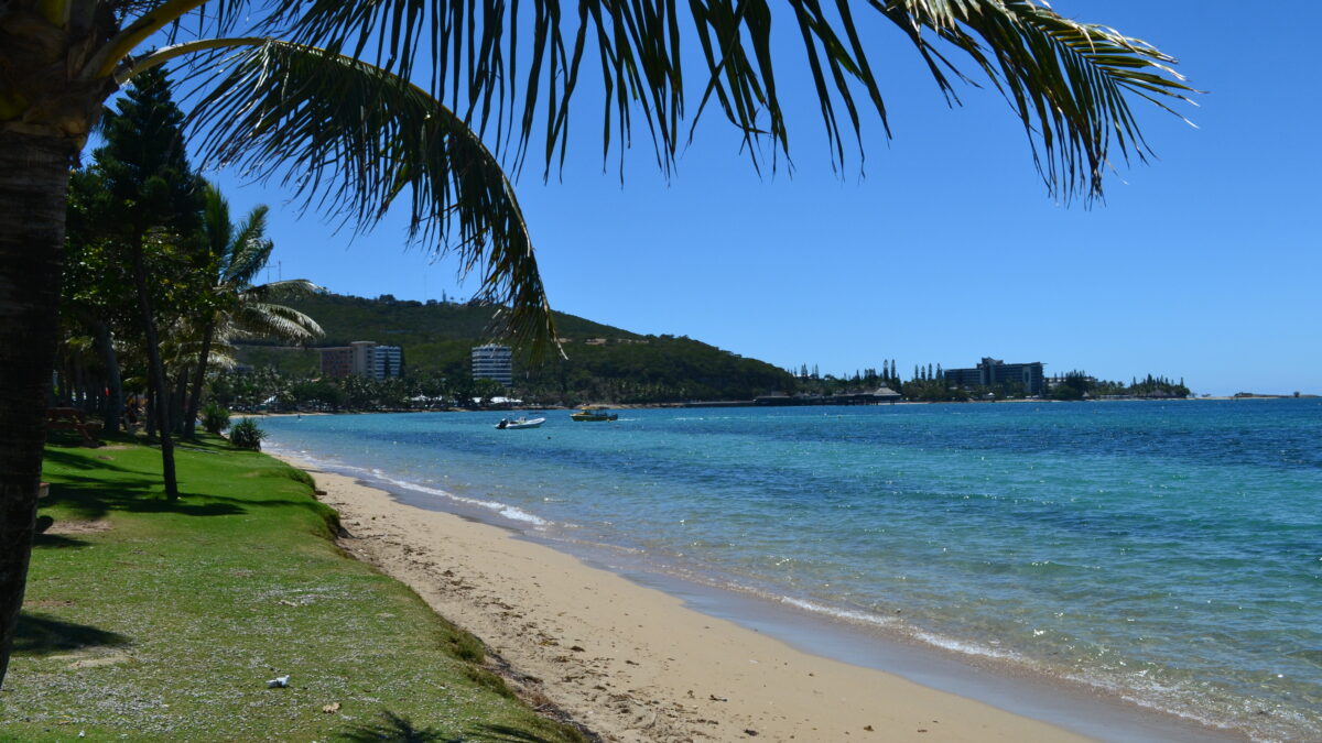 Nouvelle-Calédonie : un surfeur découvert sans vie, l’hypothèse d’une attaque de requin envisagée