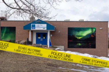 OpenAI avait envisagé d’alerter la police canadienne avant une fusillade meurtrière dans une école (ap)