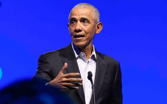 Ovnis : Barack Obama relance le débat sur les extraterrestres, tandis qu’un élu républicain promet d’aller chercher des preuves dans les bases secrètes