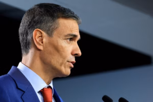 Pedro Sánchez capitalise sur son positionnement anti-Trump, au risque de tendre les relations avec Washington (AP)