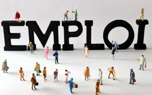 Perte de 28 700 emplois au 4e trimestre 2025 : le marché du travail poursuit son ralentissement