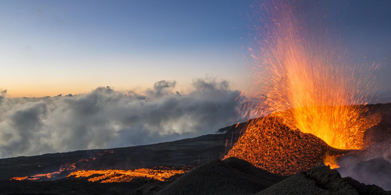 Piton de la Fournaise : une activité persistante marquée par l’effondrement d’un ancien cône