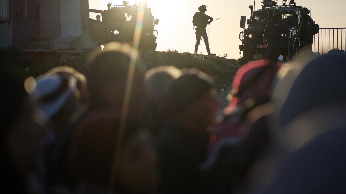 Première prière du vendredi du Ramadan à la mosquée Al-Aqsa sous fortes restrictions israéliennes (AP)