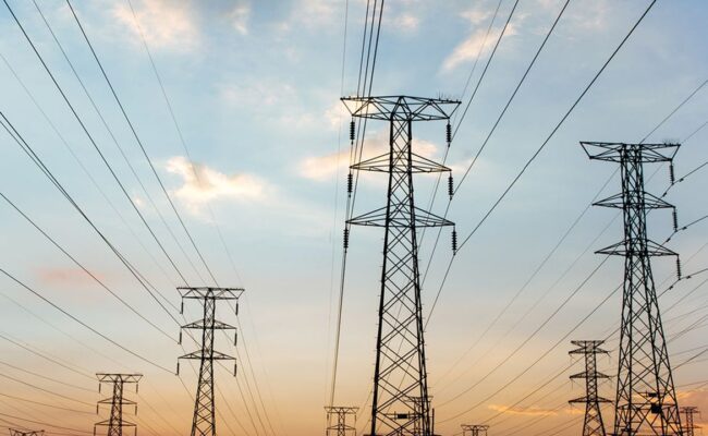 Réseaux électriques : 200 milliards d’euros sur la table pour moderniser le système français