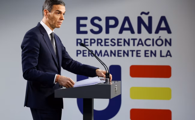 Réseaux sociaux - Pedro Sánchez défie les géants de la tech et maintient son projet d’interdiction pour les mineurs (AP)