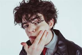 Sam Sauvage, révélation masculine des Victoires de la musique, dénonce une vague d'attaque sur les réseaux sociaux