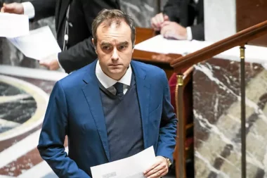 Sébastien Lecornu annonce un texte sur les « formes renouvelées de l’antisémitisme » examiné en avril