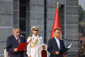 Tarique Rahman prête serment comme Premier ministre du Bangladesh après une victoire écrasante (AP)