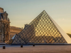Trafic à la billetterie du Louvre : neuf mis en examen, une personne écrouée