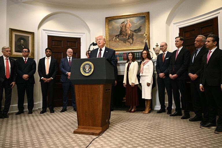Trump menace de droits de douane plus élevés les pays qui « jouent » avec les accords commerciaux (AP)