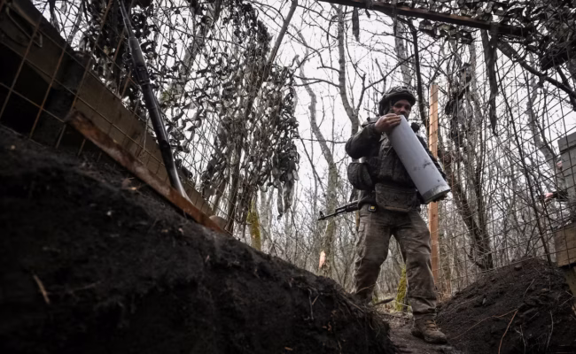 Ukraine- Les forces russes accentuent la pression autour de Pokrovsk, au cœur de combats décisifs (AP)