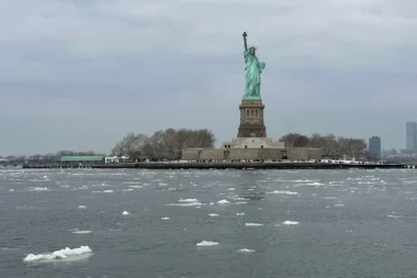 Une puissante tempête balaie le sud-est des États-Unis, alertes tornades et vents destructeurs (AP)