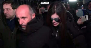 "Vous étiez nos protégés et vous l’êtes toujours." Jacques et Jessica Moretti écrivent une lettre à leurs employés