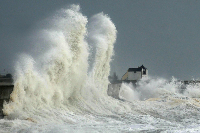 Vagues-submersion en Méditerranée, crues persistantes en Gironde - ce vendredi est à surveiller