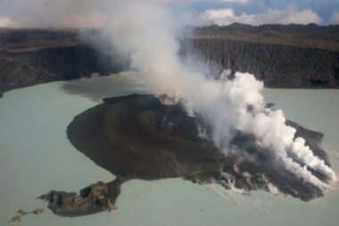 Vanuatu : niveau d'alerte 5 après une éruption du volcan d’Ambae
