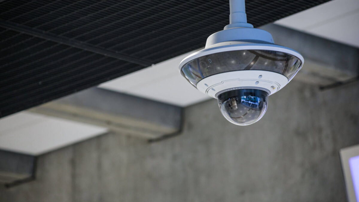 Vidéosurveillance algorithmique : feu vert des députés pour un essai dans le commerce