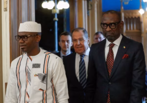 Washington lève les sanctions contre des responsables maliens liés à Wagner, signe d’un rapprochement stratégique (AP)