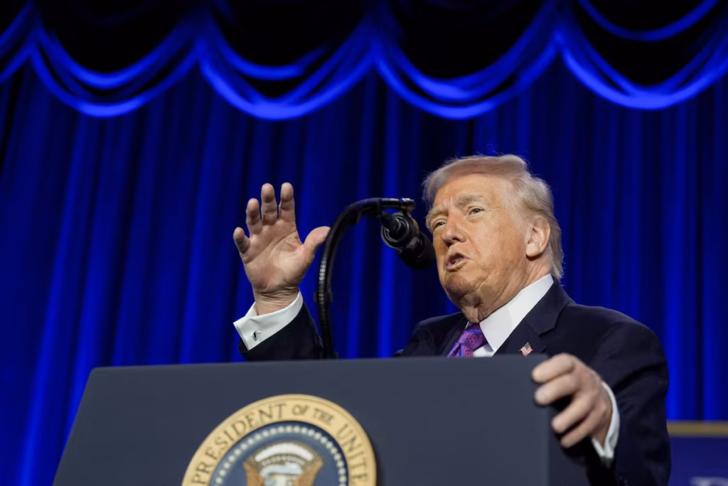 Washington mise sur la diplomatie avec l’Iran, mais Trump rappelle qu’une option militaire reste sur la table (AP)