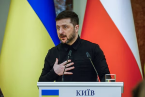 Zelensky affirme avoir soutenu les propositions de paix américaines pour accélérer la fin de la guerre (AP)