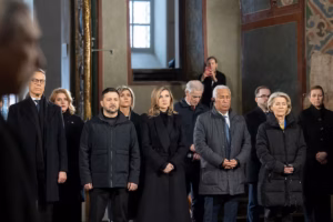 Zelensky annonce une rencontre avec les États-Unis sur la reconstruction, avant de nouveaux pourparlers avec la Russie (AP)