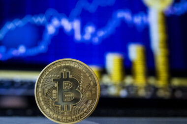 Bitcoin et Ethereum : 3,7 milliards envolés, les investisseurs désertent les fonds crypto