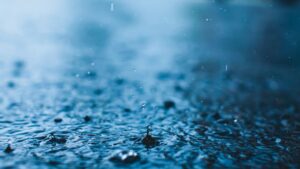 Pluies persistantes et vents encore sensibles : la France sous un temps très perturbé ce vendredi