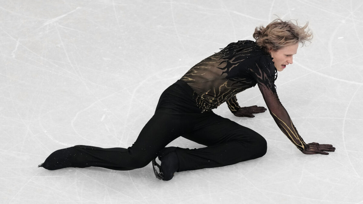 — JO – Grandissime favori en patinage artistique, Ilia Malinin chute lourdement