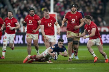 — Tournoi des VI Nations: la France domine le pays de Galles et reste seule en lisse pour le Grand Chelem