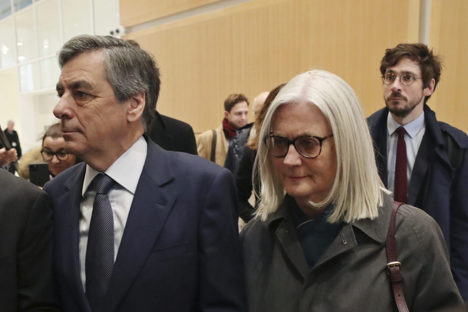 Affaire des emplois fictifs : François Fillon renonce à son pourvoi en cassation