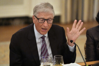 Bill Gates reconnaît des liaisons extraconjugales et avec des Russes et s’excuse pour ses relations avec Epstein