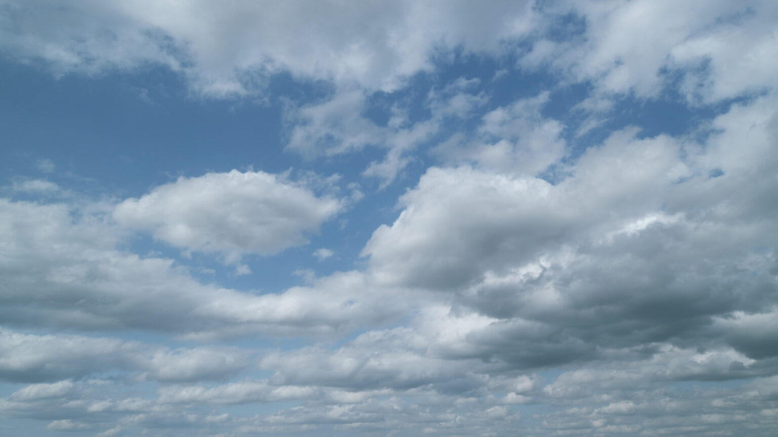 Douceur persistante mais nuages de retour sur une partie du pays