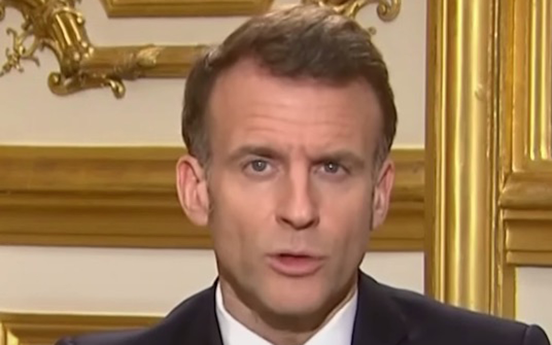 "Je n’ai pas fini de vivre" : une petite fille demande à Macron "d’enlever la guerre", car il a "trop ouvert sa bouche". Le président lui répond sur Instagram. (Instagram Emmanuel Macron)