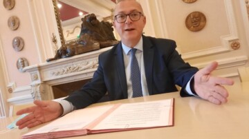 Municipales 2026 : Damien Meslot (LR) largement réélu à Belfort avec 53,41 % LR