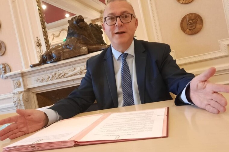 Municipales 2026 : Damien Meslot (LR) largement réélu à Belfort avec 53,41 % LR