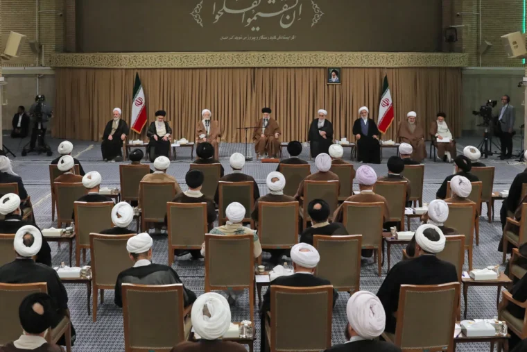 Iran : un nouveau guide suprême désigné pour succéder à Ali Khamenei, son nom n'est pas encore connu
