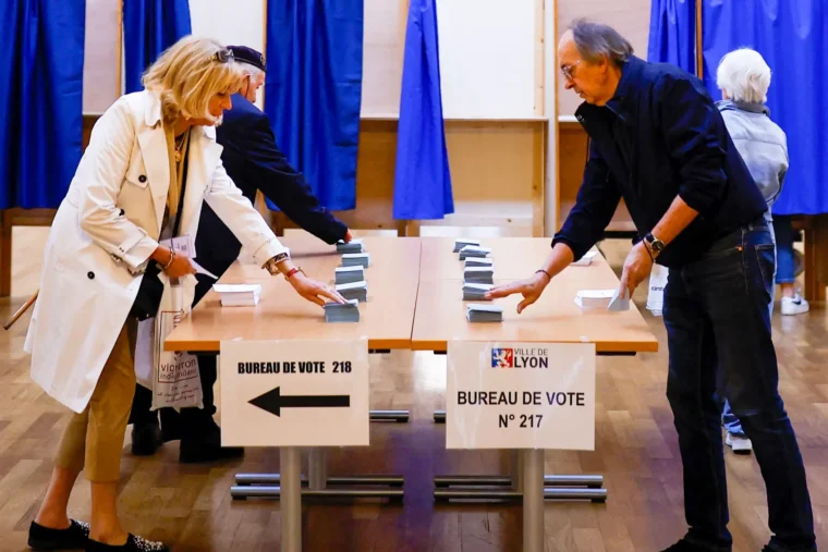 Municipales 2026 : 20,33 % de participation à midi, en nette hausse par rapport à 2020